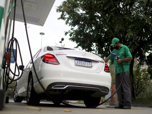 Mendona estende para 1 de julho prazo para Petrobras explicar reajustes de combustveis