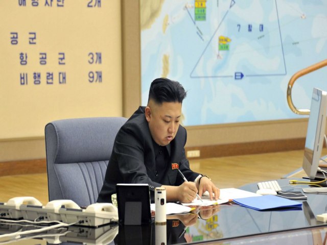 Coreia do Norte reage contra aliança entre Japão, EUA e Coreia do Sul
