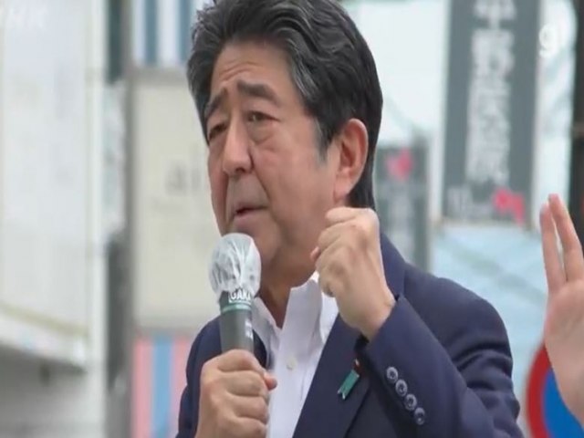 Ex-primeiro ministro do Japo Shizo Abe morre ao ser baleado durante campanha