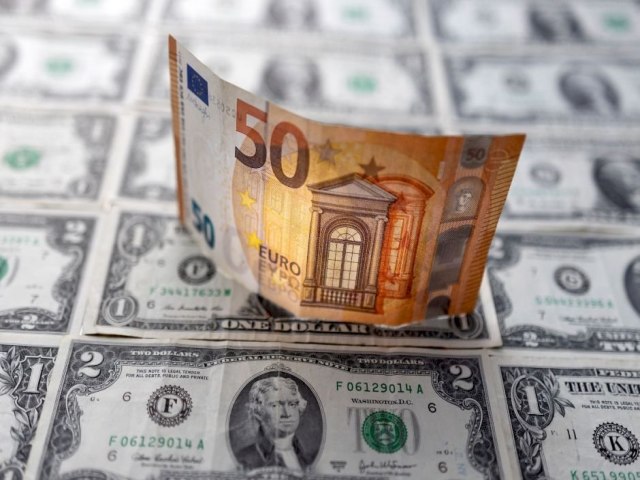  Euro e dlar atingem paridade pela primeira vez em 20 anos