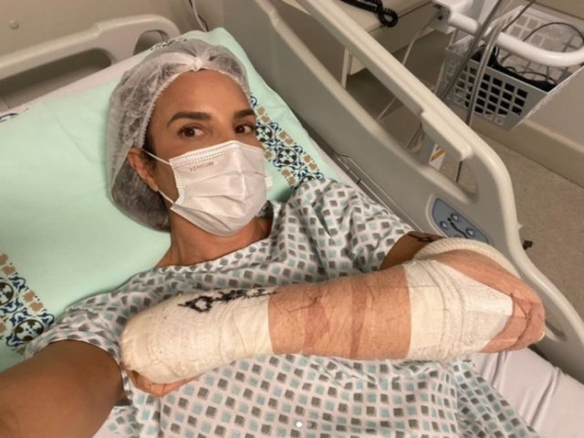 Ivete Sangalo passa por cirurgia aps acidente