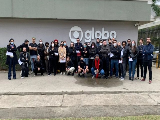 Jornalistas da Globo cruzam os braos em manifestao por aumento de salrios