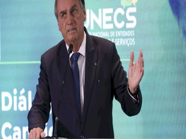 Bolsonaro diz que reajustar salrio de servidores em 2023