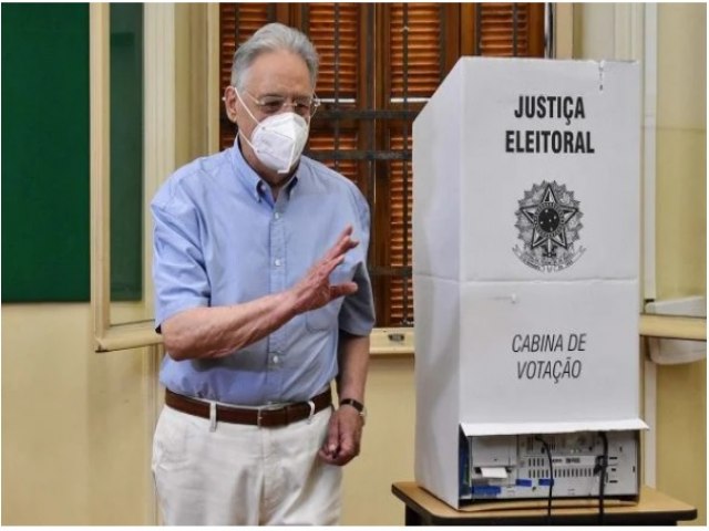 FHC pede que eleitores votem pela democracia e contra Bolsonaro na eleio