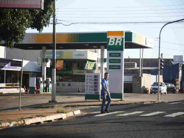 Petrobras sofre presso para segurar preos at o 2 turno