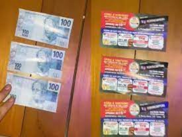 Homens roubam panfletos imitando notas de R$ 100 achando ser dinheiro em SP