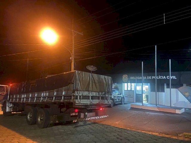 DEODPOLIS: Polcia Civil apreende caminho com carga de agrotxicos avaliada em R$ 2 milhes
