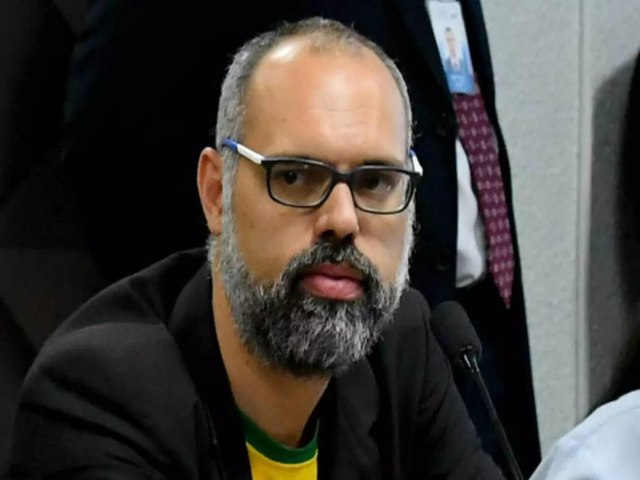 Supremo ordena cancelamento do passaporte de Allan dos Santos