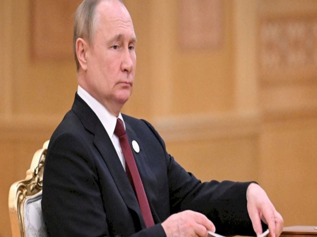 Putin sanciona lei que expande regras da Rssia contra propaganda LGBT