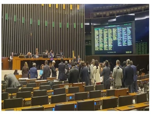 Congresso aprova oramento 2023 e bolsa famlia ser de R$ 600