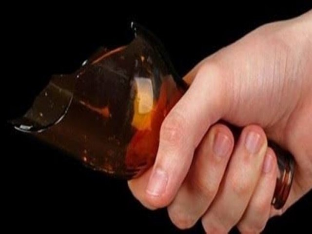 DEODPOLIS: Homem ameaa morador com garrafa de vidro quebrada