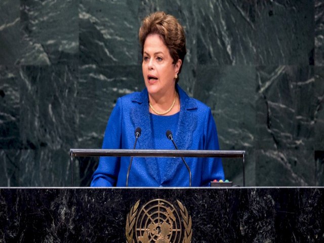 Brasil recebe aceno para indicao de Dilma a Banco dos Brics, dizem assessores do governo