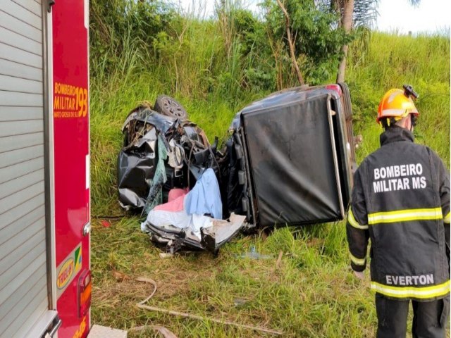 DEODAPOLIS: Acidente entre caminhonete e coqueiro matou motorista de 29 anos na BR-376 em Deodpolis