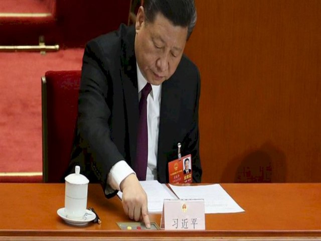Xi Jinping diz a Putin que maioria dos países apoia alívio das tensões
