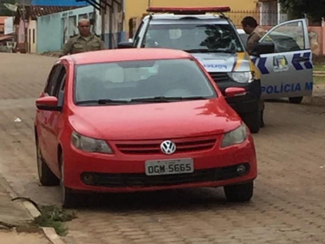 ANANS: Bandidos invadem casa de ex-vereador, roubam carro e acabam presos pela Polcia