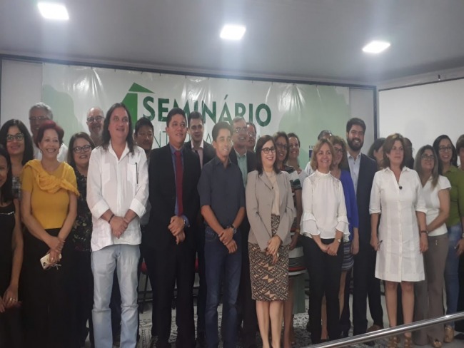 PREFEITO CICERO NECO PARTICIPA DE SEMINRIO INTERNACIONAL DE FORMAO MDICA 