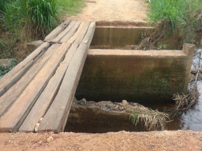 AXIX: Sobre ponte abandonada que provocou morte de motociclista, Prefeitura diz que s arruma em 2019