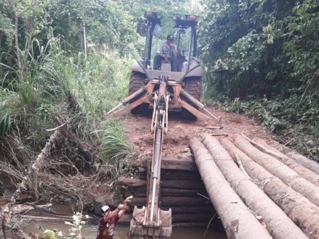 SANTA TEREZINHA-TO: PREFEITURA COMEA SERVIO DE RECUPERAO DA PONTE DO POVOADO COCALINHO  