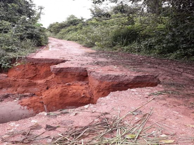 Moradores da zona rural reclamam da pssima situao das estradas vicinais em Filadlfia /TO