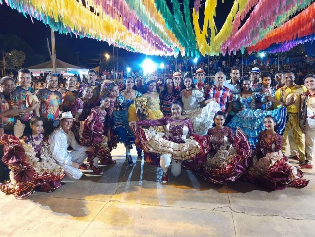 Prefeitura realiza com sucesso e atraem milhares de pessoas Arrai Arrasta Chinelo de Nazar TO 