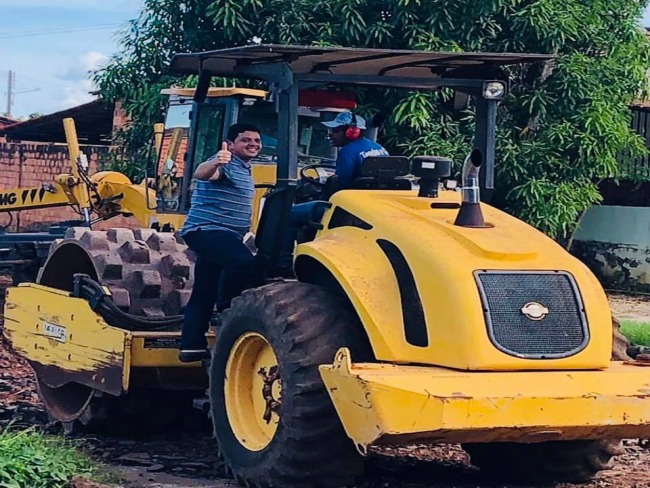 Mais obras em plena execuo em Carolina -MA 