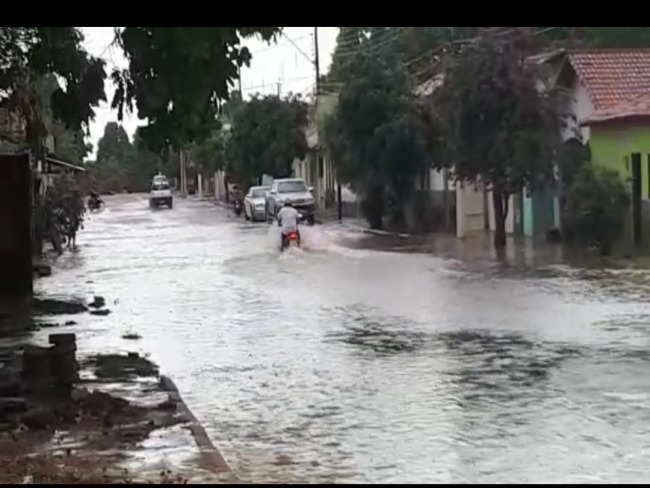 Chuva retorna e escancara velhos problemas de infraestrutura em Filadlfia-TO  