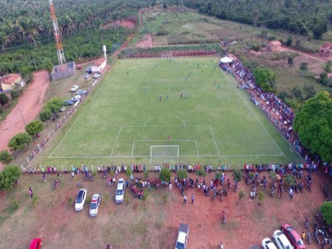 Estdio Municipal de Santa Terezinha do Tocantins est recebendo iluminao