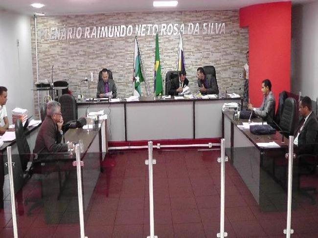 CMARA DE PALMEIRANTE DO TOCANTINS PRESTA HOMENAGEM AO DIA DO TRABALHADOR 