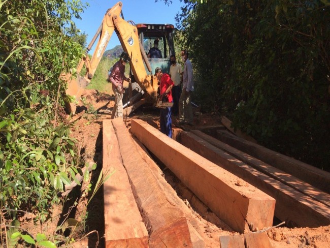 PREFEITURA DE CAROLINA-MA TRABALHA NA CONCLUSO DA OBRA DA PONTE SOBRE O RIO URUPUCHETE