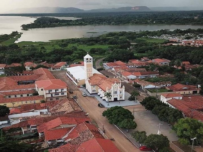 DECRETO MUNICIPAL AUTORIZA E DISCIPLINA REALIZAO DE CULTOS RELIGIOSOS E MISSAS EM CAROLINA-MA