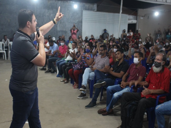 LDER NAS PESQUISAS, PREFEITO DR ERIVELTON MOSTRA FORA E PRESTGIO PARA A REELEIO EM CAROLINA-MA