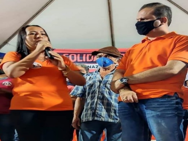 Prefeita candidata  reeleio Elvira Arajo arrasta multido em reunio realizada no Setor Pedrosa em Nazar-to