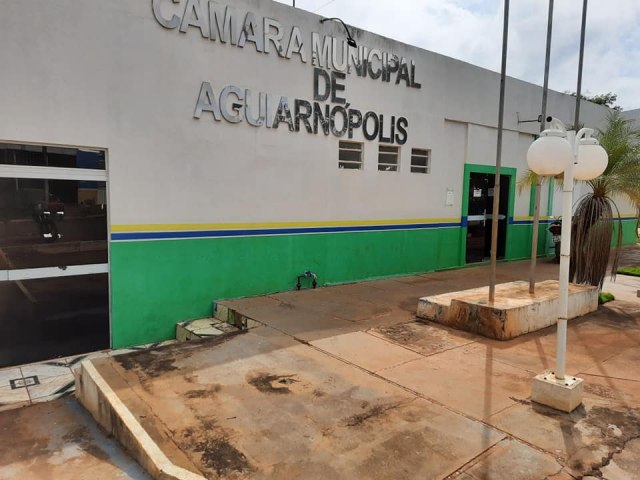 PRDIO E EQUIPAMENTOS DA CMARA DE AGUIARNPOLIS DO TOCANTINS SE DETERIORAM  ESPERA DE REFORMA