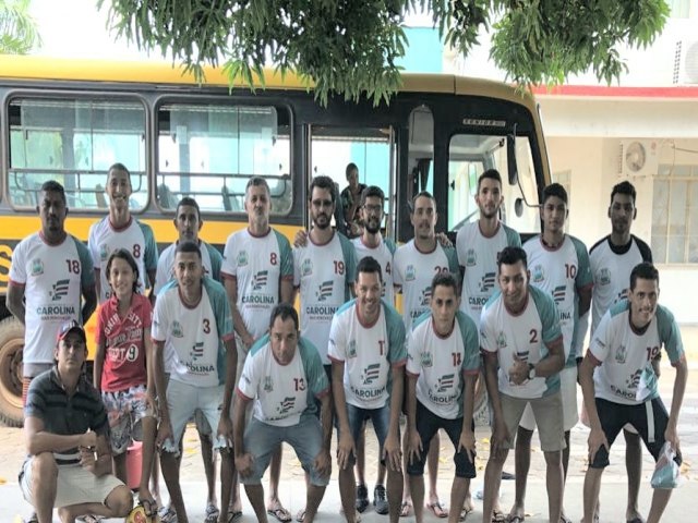 INCENTIVO AO ESPORTE! PREFEITURA ENTREGA NOVOS UNIFORMES  SELEO CAROLINENSE 