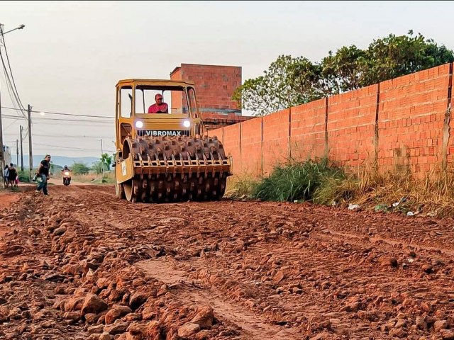 PREFEITURA MUNICIPAL LEVA ASFALTO PARA MAIS 9 RUAS DO BAIRRO NOVA CAROLINA-MA