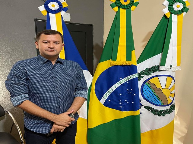 Prefeito David Bento desejam Feliz Dia do Servidor Pblico Municipal