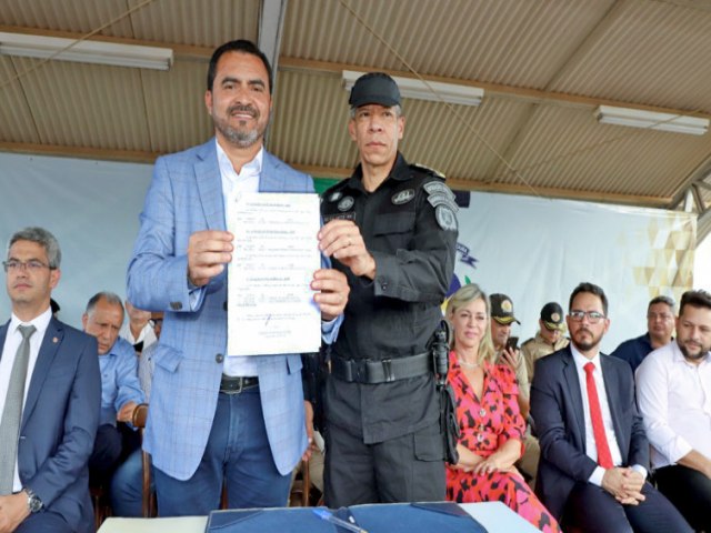 Em solenidade comemorativa do Dia de Tiradentes, governador Wanderlei Barbosa assina promoes de 734 policiais militares