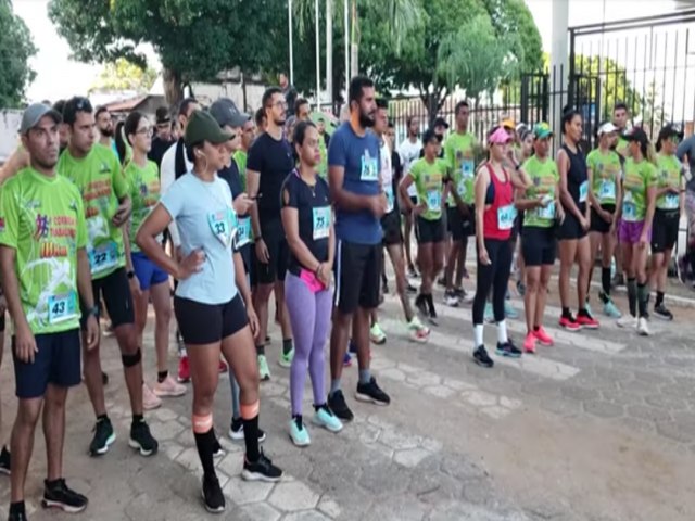 EM CAROLINA-MA, O DIA 1 DE MAIO FOI COMEMORADO COM A CORRIDA DO TRABALHADOR