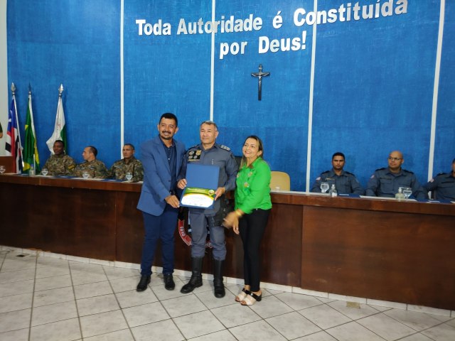 CMARA DE CAROLINA HOMENAGEIA POLICIAIS MILITARES COM MOO DE APLAUSOS POR ATO DE BRAVURA