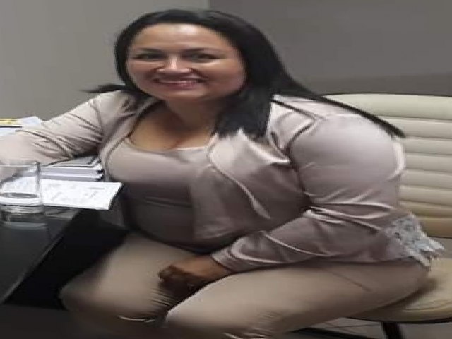 A ex-prefeita de Santa Terezinha do Tocantins, professora Itelma, est fazendo um retorno marcante ao cenrio poltico da cidade