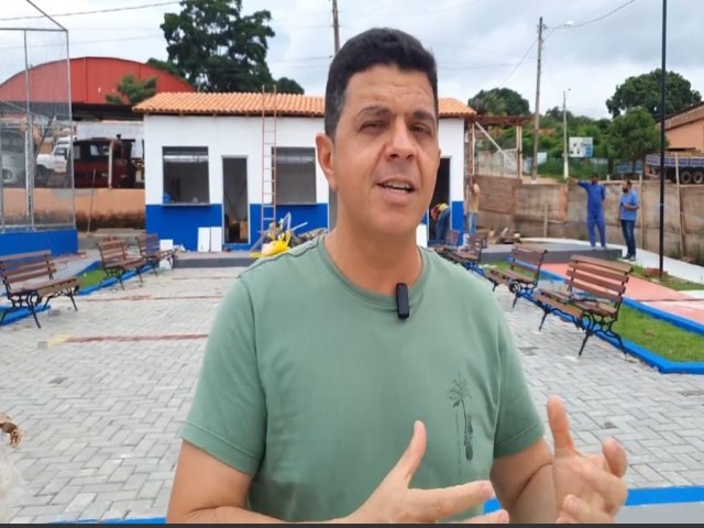 PREFEITO DOUTOR ERIVELTON VISTORIA ETAPA FINAL DAS OBRAS DA ARENINHA NA ORLA DE CAROLINA 