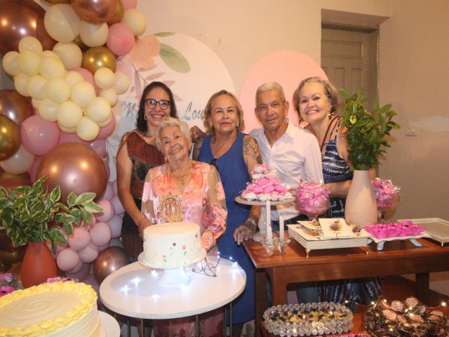 S Fashion: Senhora Lurdes Rocha Celebrou 90 Anos de Vida e Recebeu uma linda Homenagem Emocionante da Famlia e amigos 