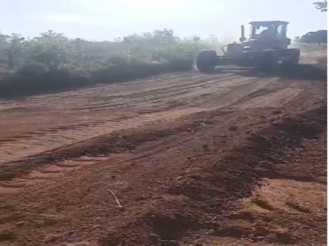 Prefeitura de Palmeirante do Tocantins recupera estrada que liga o Assentamento Apinaj