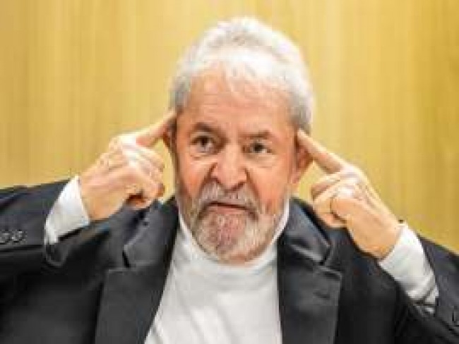 Lula foi alvo de cruzada de Moro e sua condenação é ilegal, diz defesa