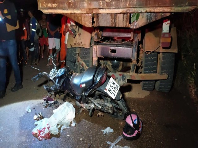 Caminhão incendiado em Parauapebas após morte de jovem de 18 anos em estrada rural