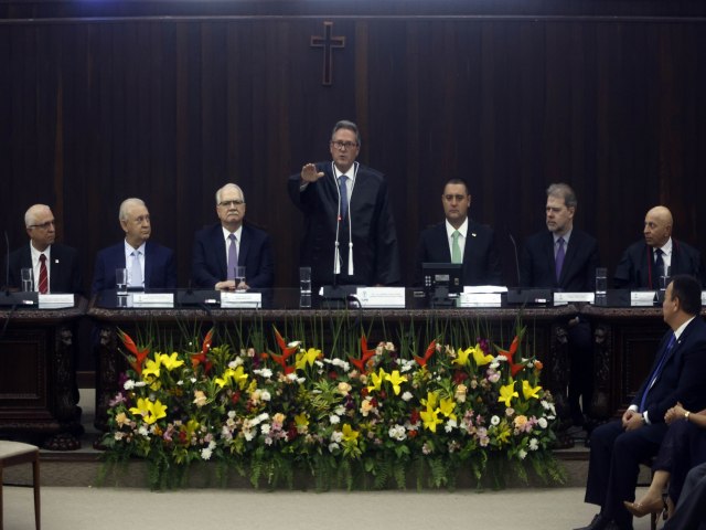 Governador refora parceria institucional com o TJPR na posse da nova cpula diretiva