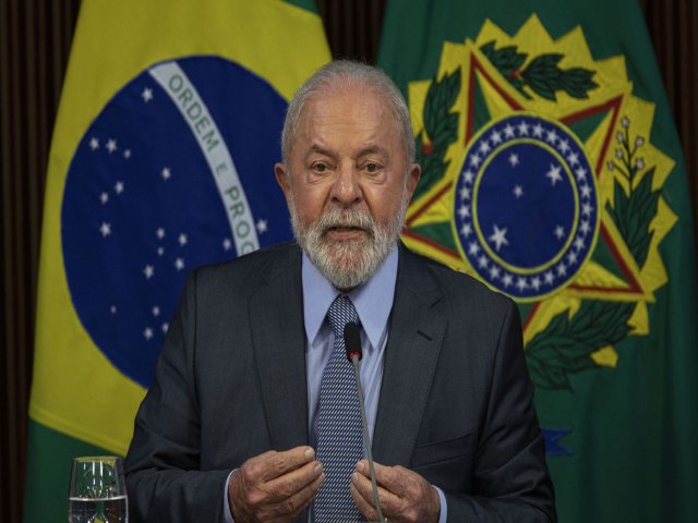 Retomada de programas e reviso de medidas marcam 100 dias de Lula