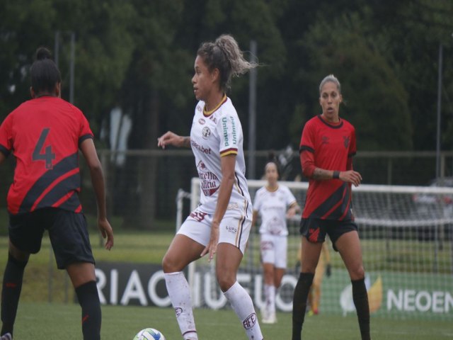 Esportes Brasileiro feminino: Ferroviria vence Athletico-PR e assume liderana