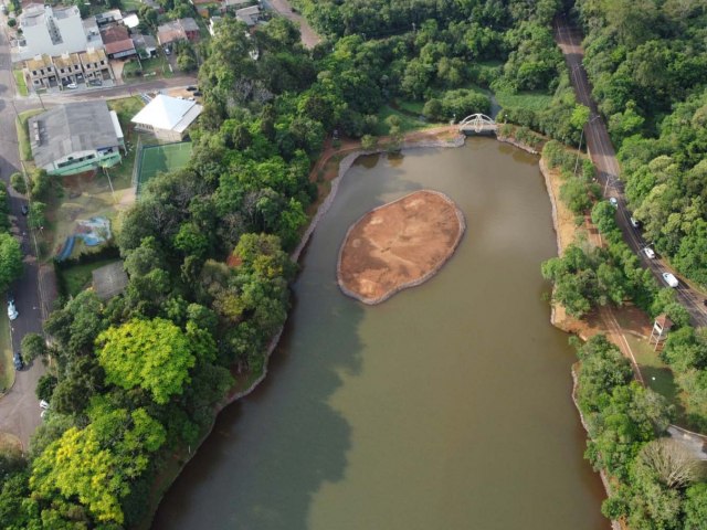 Com desassoreamento, Sanepar entrega revitalizao do lago municipal de Cascavel