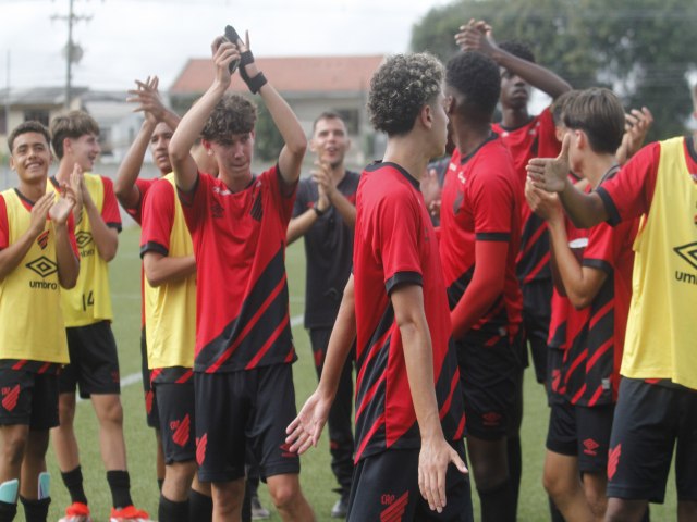 Paranaense Sub17: Athletico e Coritiba lideram suas chaves